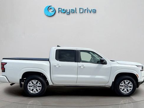 Used 2022 Nissan Frontier SV AWD/4WD image 7