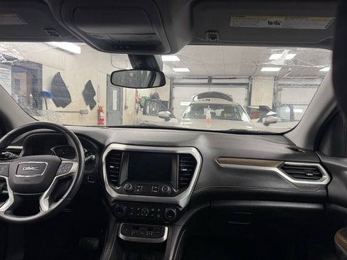 Used 2023 GMC Acadia SLE w/ Driver Convenience Package image 7
