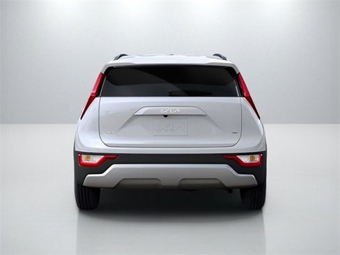 New 2025 Kia Niro LX image 5