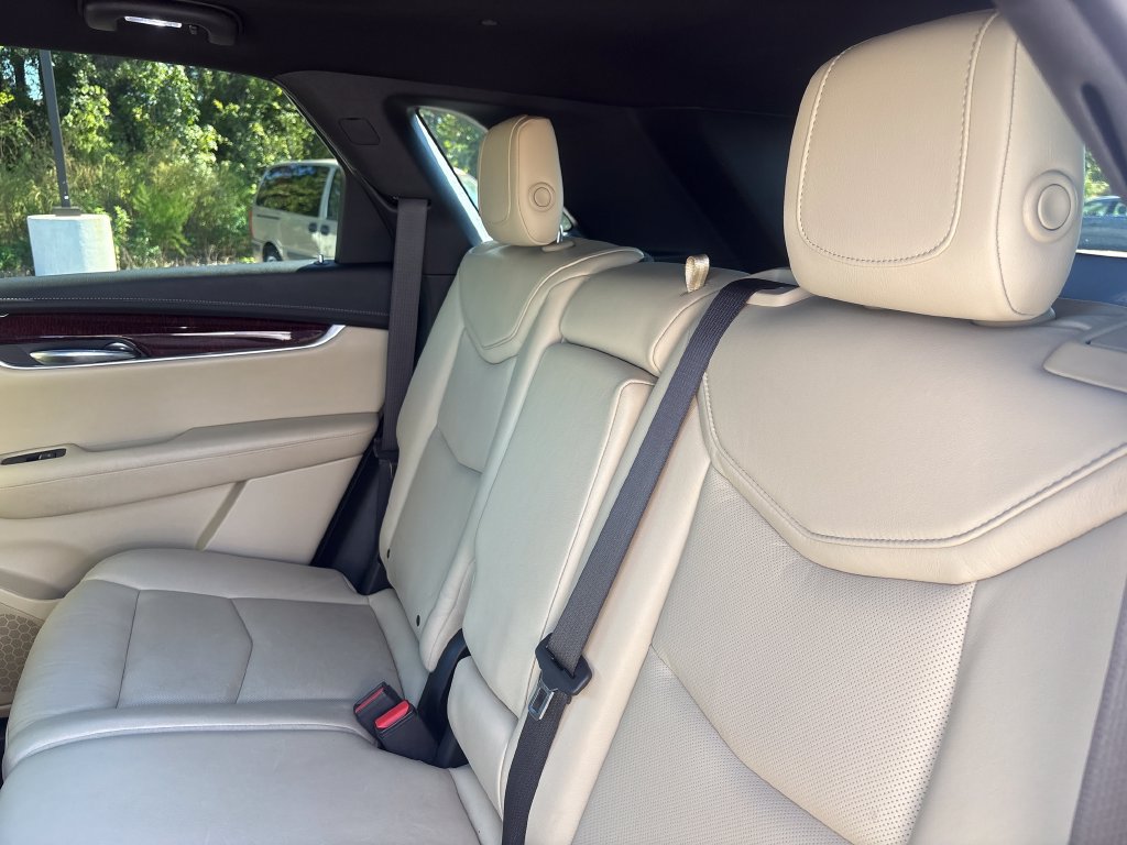 Used 2017 Cadillac XT5 Luxury w/ LPO, Wheel Lock Package FWD image 22