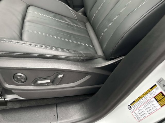 Used 2023 Audi Q5 2.0T Premium w/ Convenience Package AWD/4WD image 23