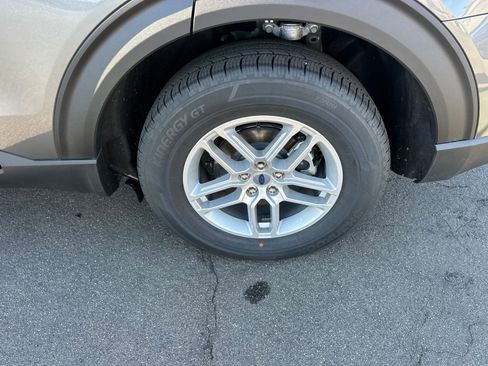 New 2026 Ford Explorer Active image 17