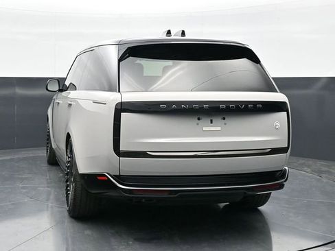 Used 2025 Land Rover Range Rover SV AWD/4WD image 6