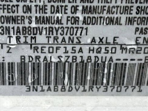 Used 2024 Nissan Sentra SR w/ SR Premium Package image 27