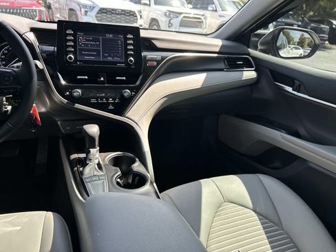 Used 2023 Toyota Camry SE FWD image 15