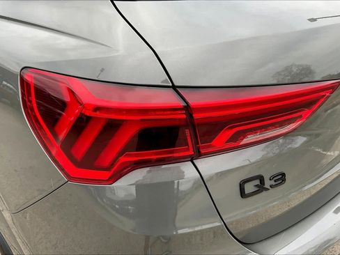 Used 2022 Audi Q3 2.0T Premium Plus w/ Premium Plus Package image 28
