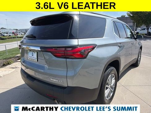 Used 2023 Chevrolet Traverse LT FWD image 14