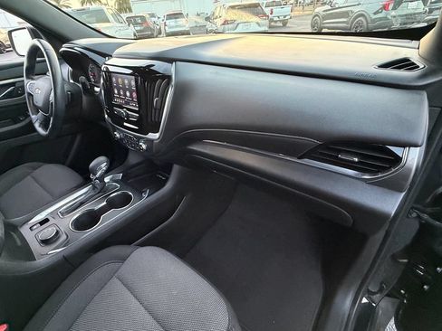 Used 2023 Chevrolet Traverse LT w/ LPO, Cargo Package FWD image 20