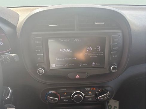Used 2024 Kia Soul LX w/ Option Group 015 FWD image 12