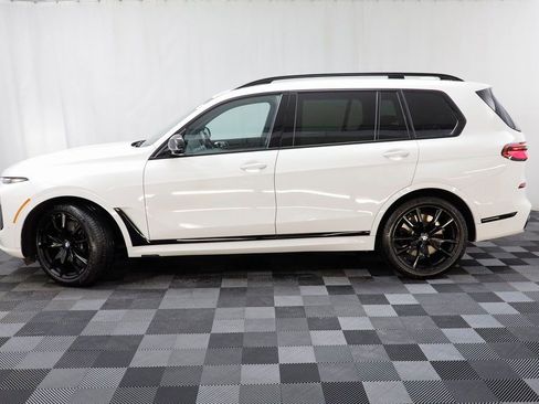 Used 2025 BMW X7 M60i image 4