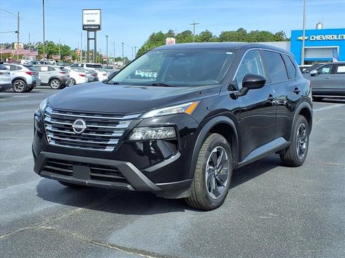 Used 2024 Nissan Rogue SV FWD image 1