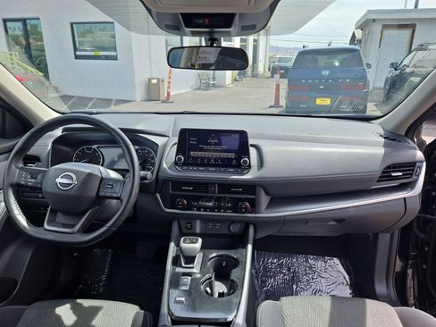 Used 2025 Nissan Rogue SV FWD image 24