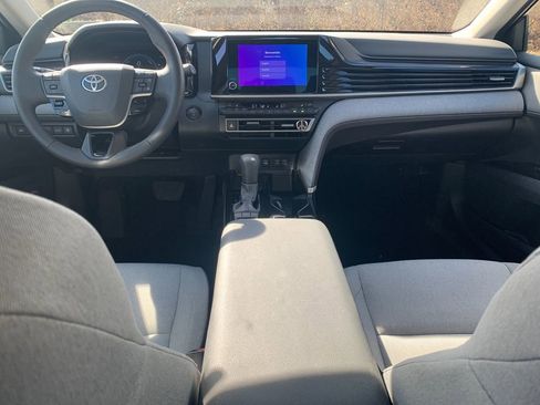 Used 2025 Toyota Camry LE w/ Convenience Package image 16