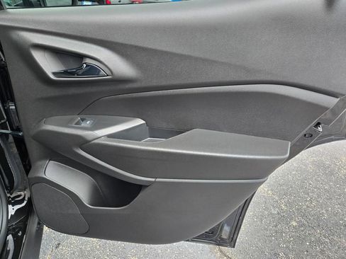 New 2026 Chevrolet Trax RS w/ Sunroof Package image 9