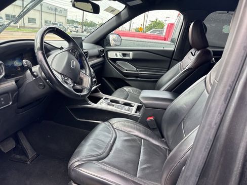 Used 2020 Ford Explorer Platinum w/ Premium Technology Package AWD/4WD image 7