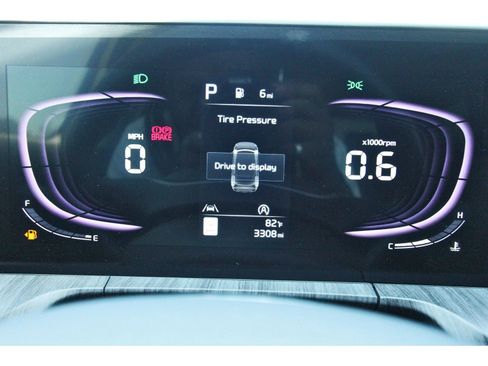 Used 2025 Kia Telluride EX w/ EX Captain's Chair Package FWD image 17