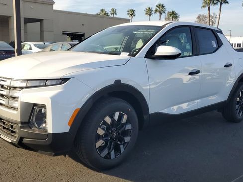 Used 2026 Hyundai Santa Cruz SE FWD image 9