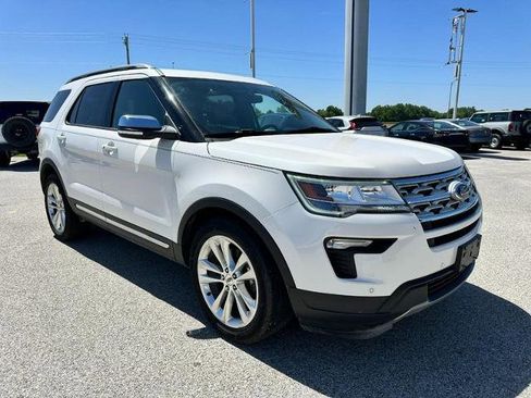 Certified 2019 Ford Explorer XLT w/ Equipment Group 202A FWD image 8