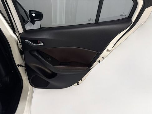 Used 2018 MAZDA MAZDA3 Touring image 27