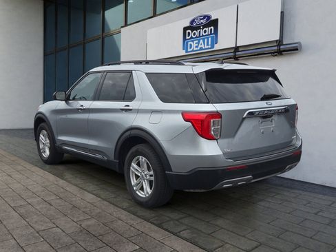Used 2023 Ford Explorer XLT w/ Equipment Group 202A image 2