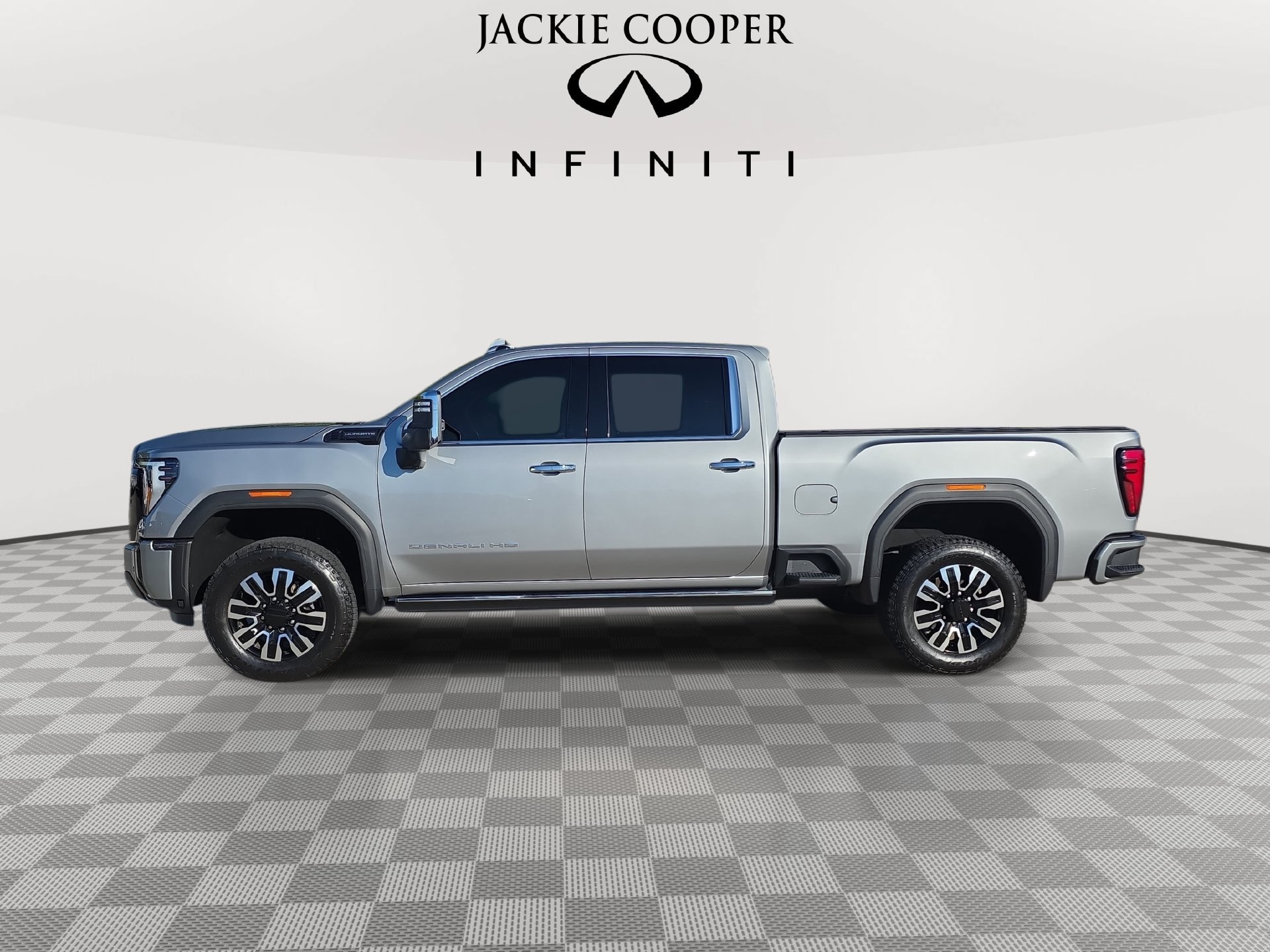 Used 2025 GMC Sierra 2500 Denali Ultimate AWD/4WD image 8