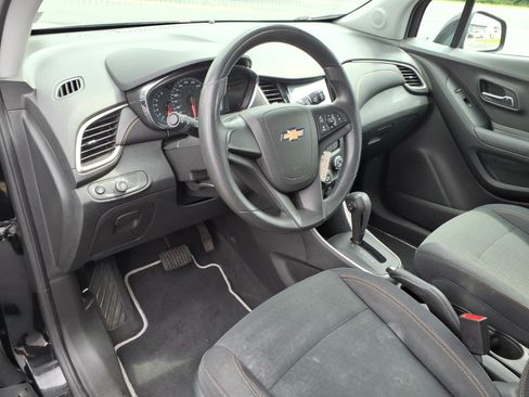 Certified 2017 Chevrolet Trax LS FWD image 9
