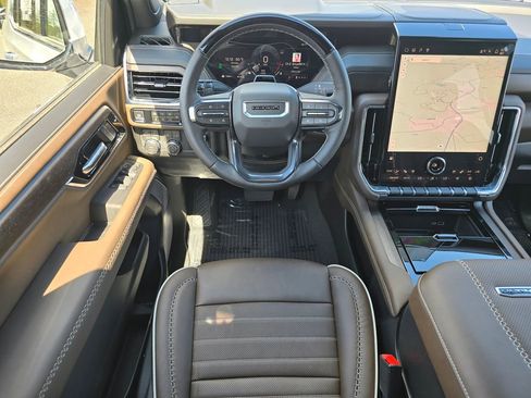 New 2026 GMC Yukon Denali Ultimate AWD/4WD image 30