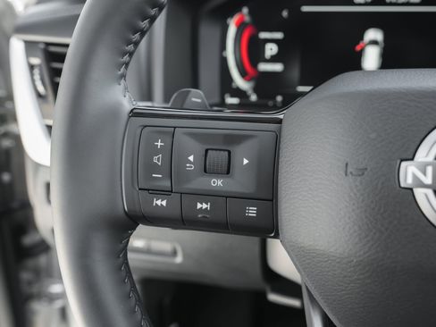 Used 2025 Nissan Rogue Platinum w/ Platinum Premium Package image 20