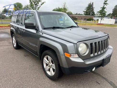 Used 2012 Jeep Patriot Latitude w/ Sun/Sound Group AWD/4WD image 4