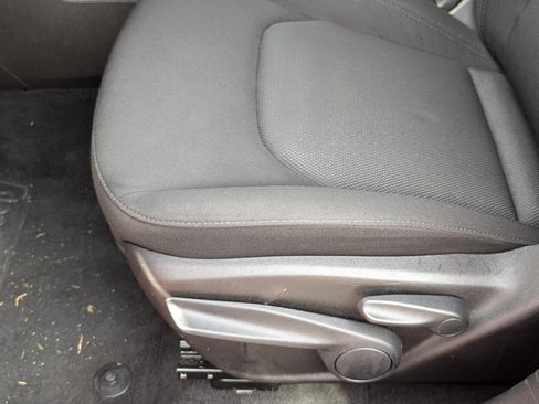 Used 2023 Jeep Renegade Latitude AWD/4WD image 12