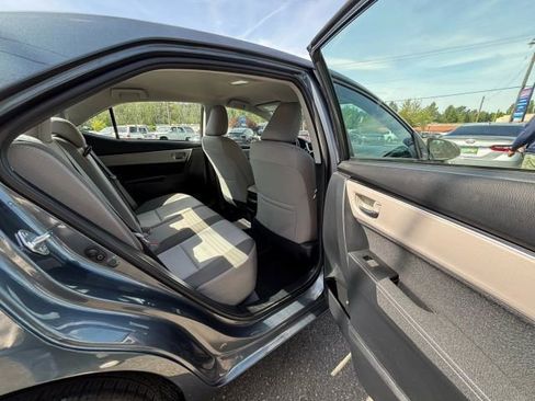 Used 2018 Toyota Corolla LE image 19