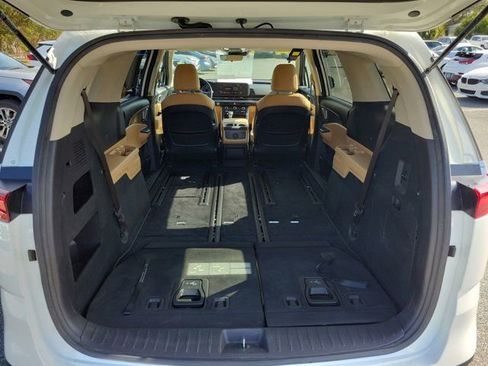 Used 2024 Kia Carnival LX image 19