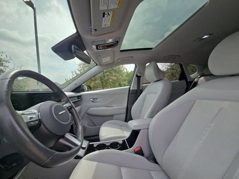 Used 2024 Hyundai Kona Limited FWD image 7