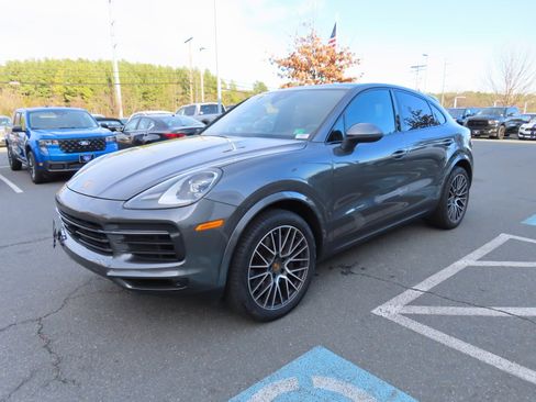 Used 2021 Porsche Cayenne Coupe image 3