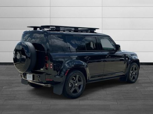 Certified 2023 Land Rover Defender 110 X-Dynamic SE AWD/4WD image 5