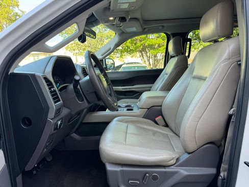 Used 2019 Ford Expedition Max XLT w/ Equipment Group 202A RWD image 13