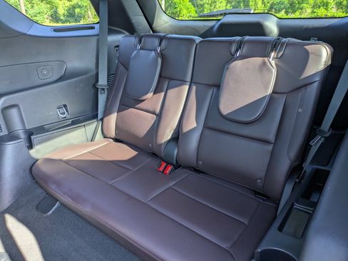 Certified 2025 Ford Explorer Platinum w/ LUX Leather Package AWD/4WD image 30