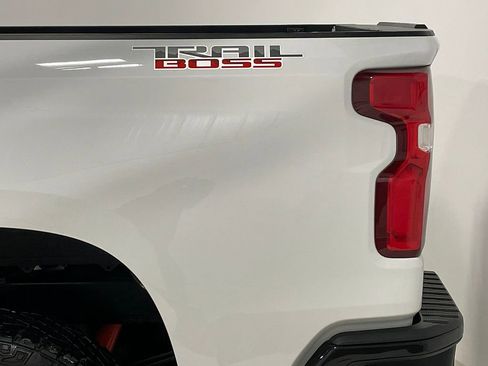 Used 2023 Chevrolet Silverado 1500 LT Trail Boss w/ LPO, Dark Essentials Package image 17