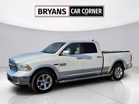 Used 2014 RAM 1500 Laramie w/ Convenience Group image 19