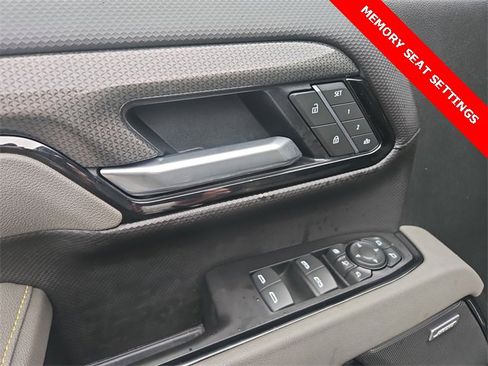 Used 2025 Chevrolet Silverado 2500 ZR2 w/ Technology Package image 24