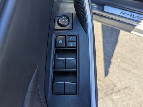 Used 2022 Toyota RAV4 XLE image 14