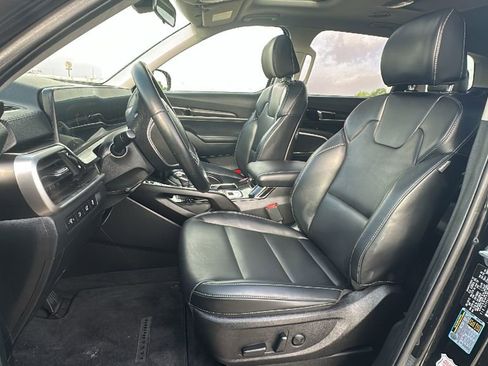 Used 2025 Kia Telluride S image 4