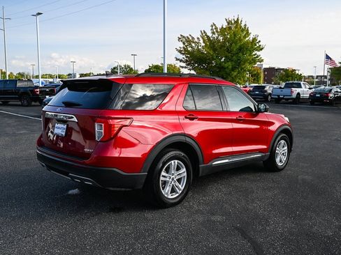 Certified 2023 Ford Explorer XLT w/ Equipment Group 202A image 5