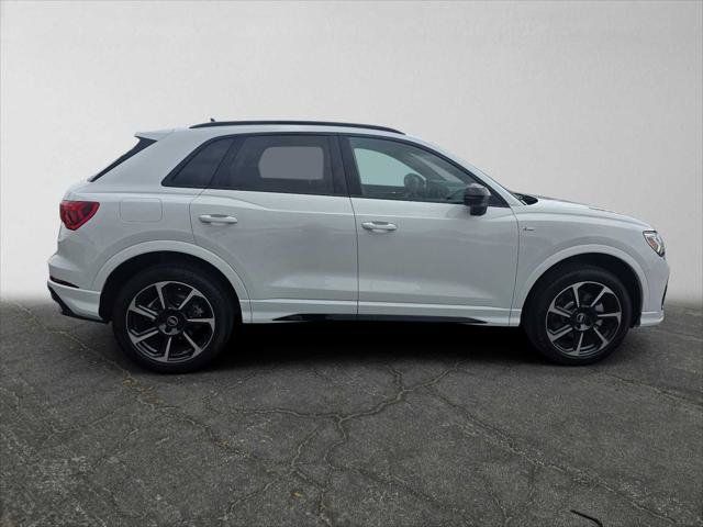 Used 2025 Audi Q3 2.0T Premium Plus w/ Premium Plus Package AWD/4WD image 2