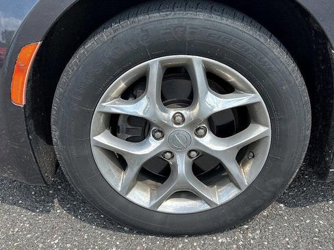 Used 2017 Chrysler Pacifica Limited image 10