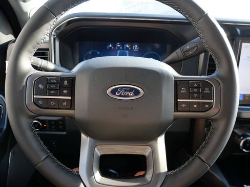 New 2026 Ford F250 Lariat w/ Black Appearance Package AWD/4WD image 25