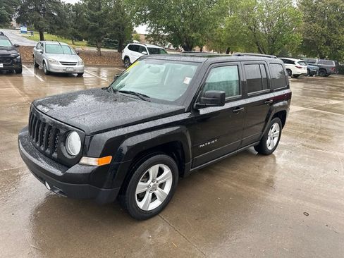 Used 2014 Jeep Patriot Latitude FWD image 24