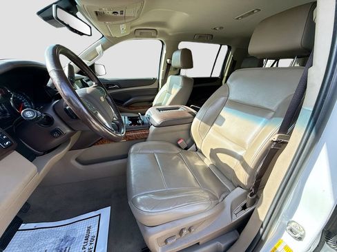 Used 2020 Chevrolet Suburban Premier RWD image 22