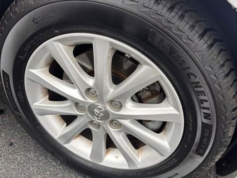 Used 2011 Toyota Camry XLE image 19