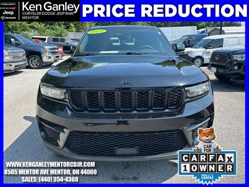 Used 2023 Jeep Grand Cherokee Altitude AWD/4WD image 2